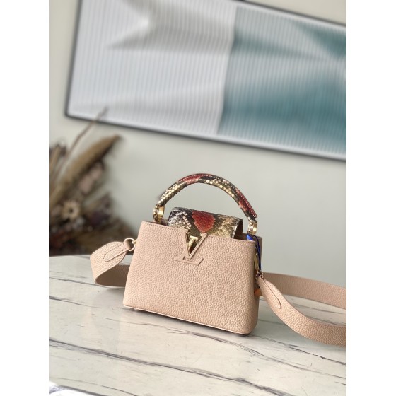 𝐋𝐎𝐔𝐈𝐒𝐕𝐔𝐈𝐓𝐓𝐎𝐍 N80931 Curry Python Skin Mini This Capuchines mini handbag